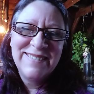 Meet your Posher, Becki